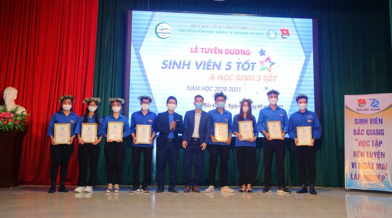 Bắc Giang: Kỷ niệm Ngày truyền thống Học sinh, sinh viên Việt Nam